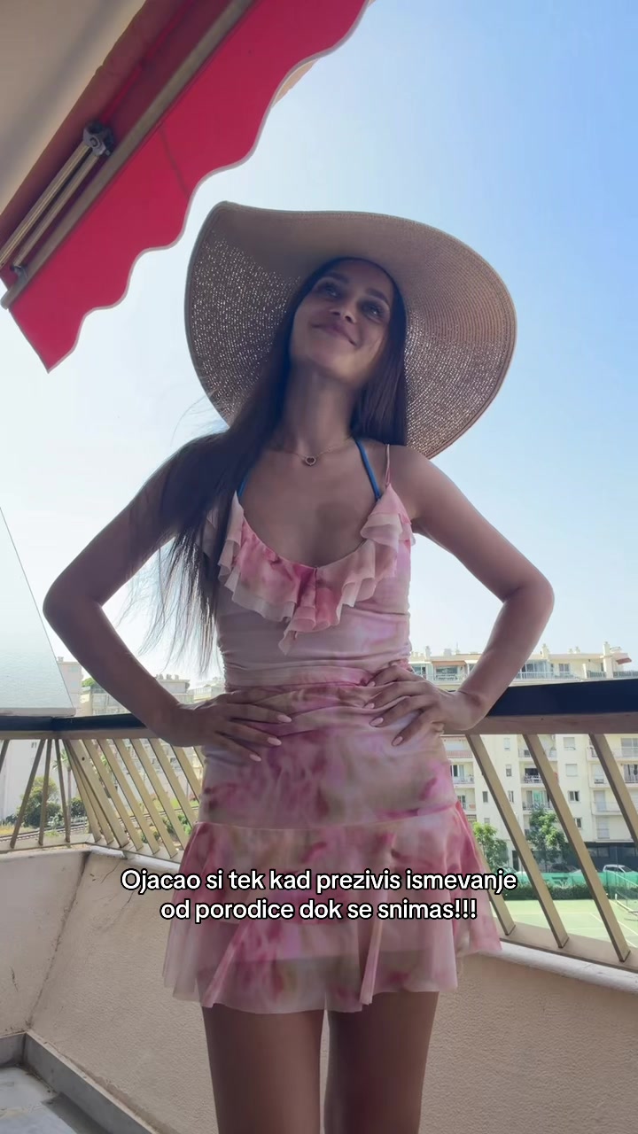 @Lalica