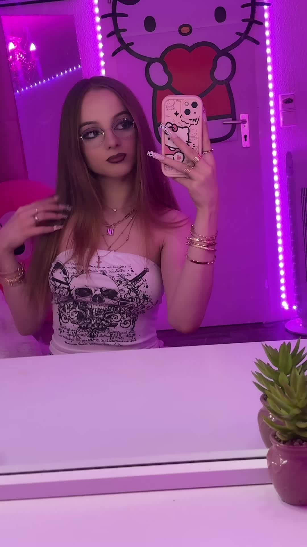 @Crystalmarykitty
