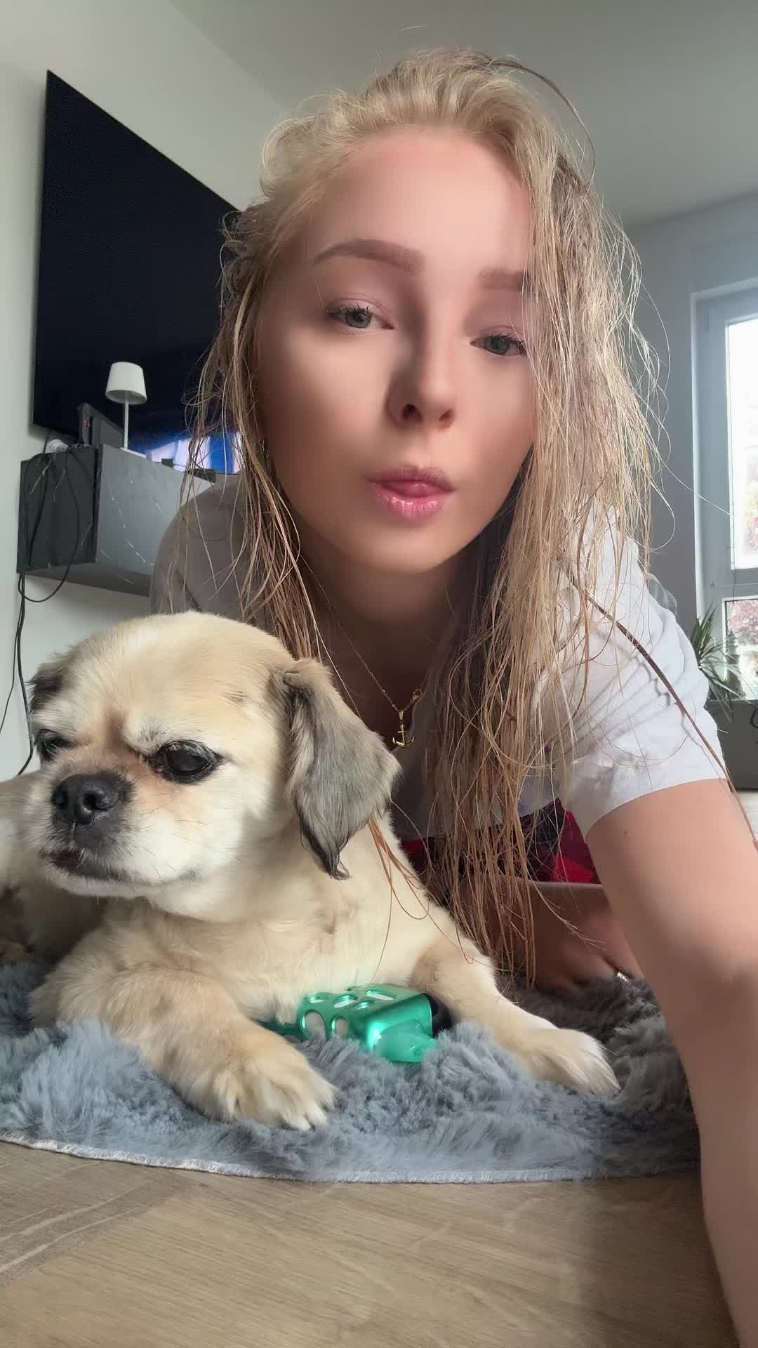 @Blonde_vivi