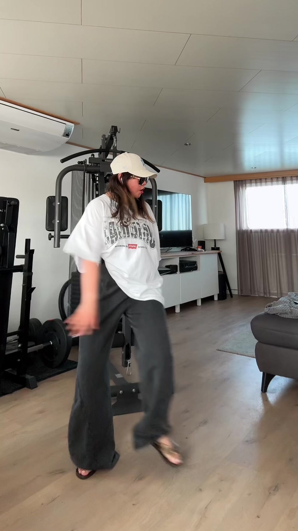 @jzKhryz