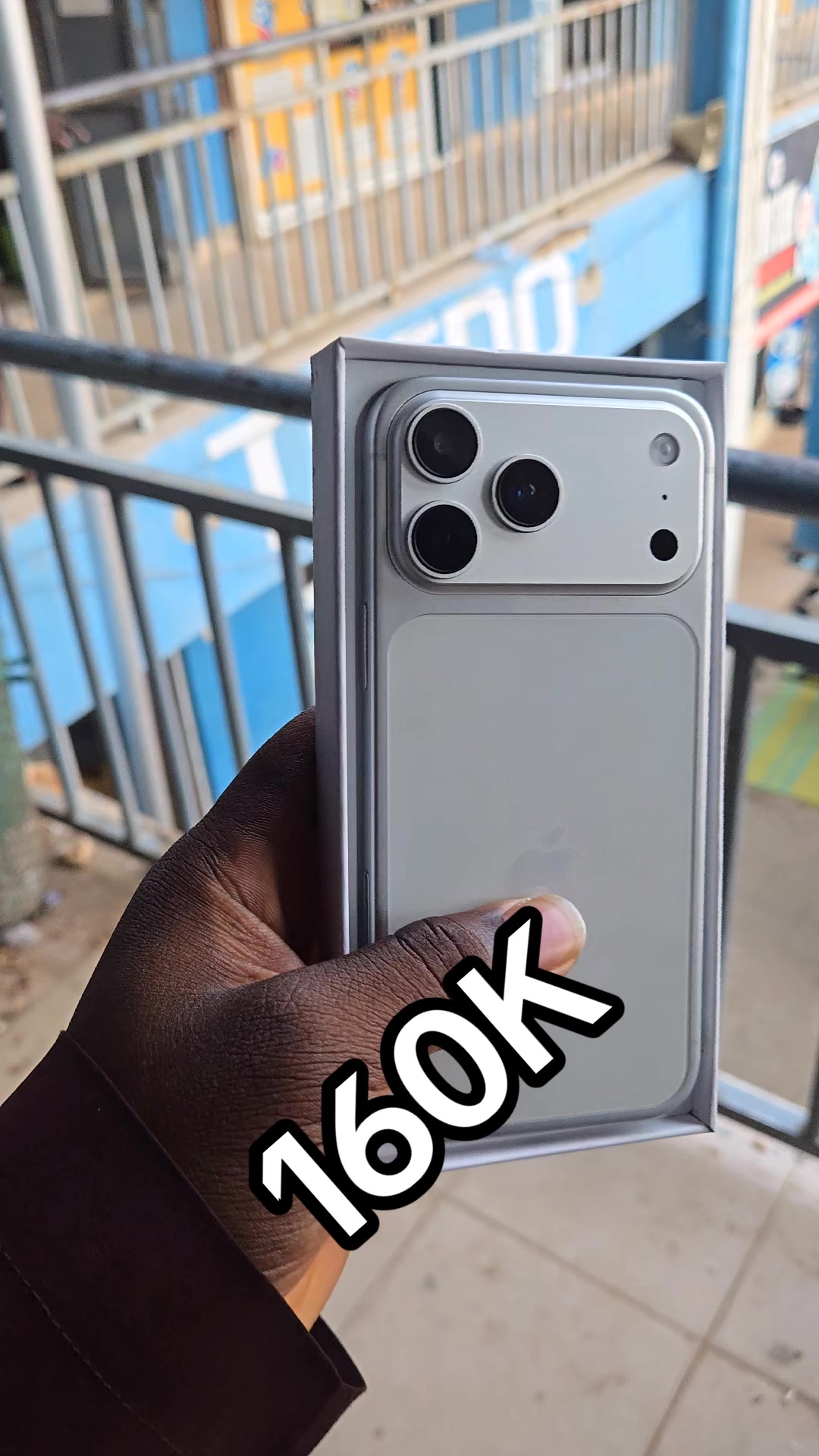 @DfamousPhoneStore