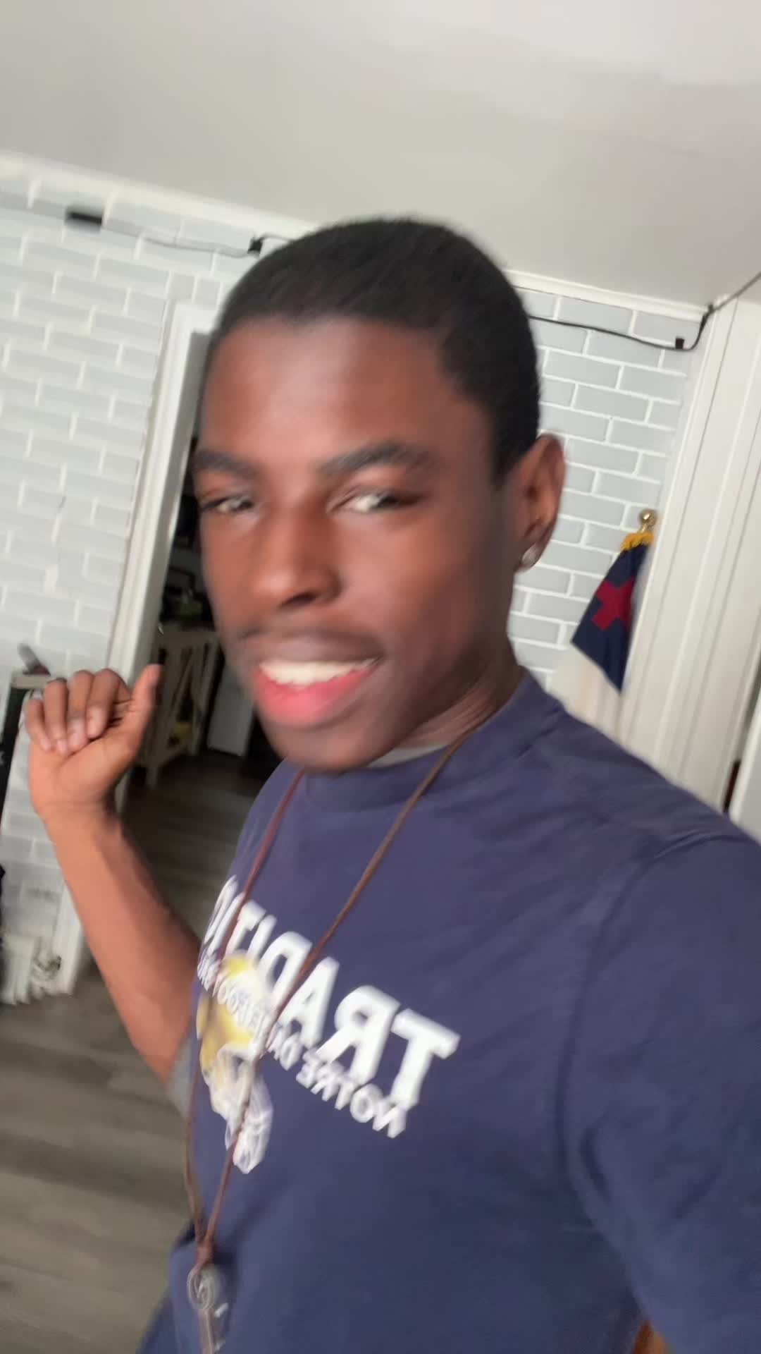 @presshandstands7