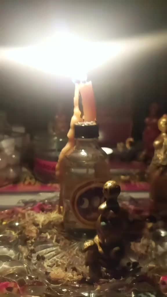 @Claudia • Art Mystic