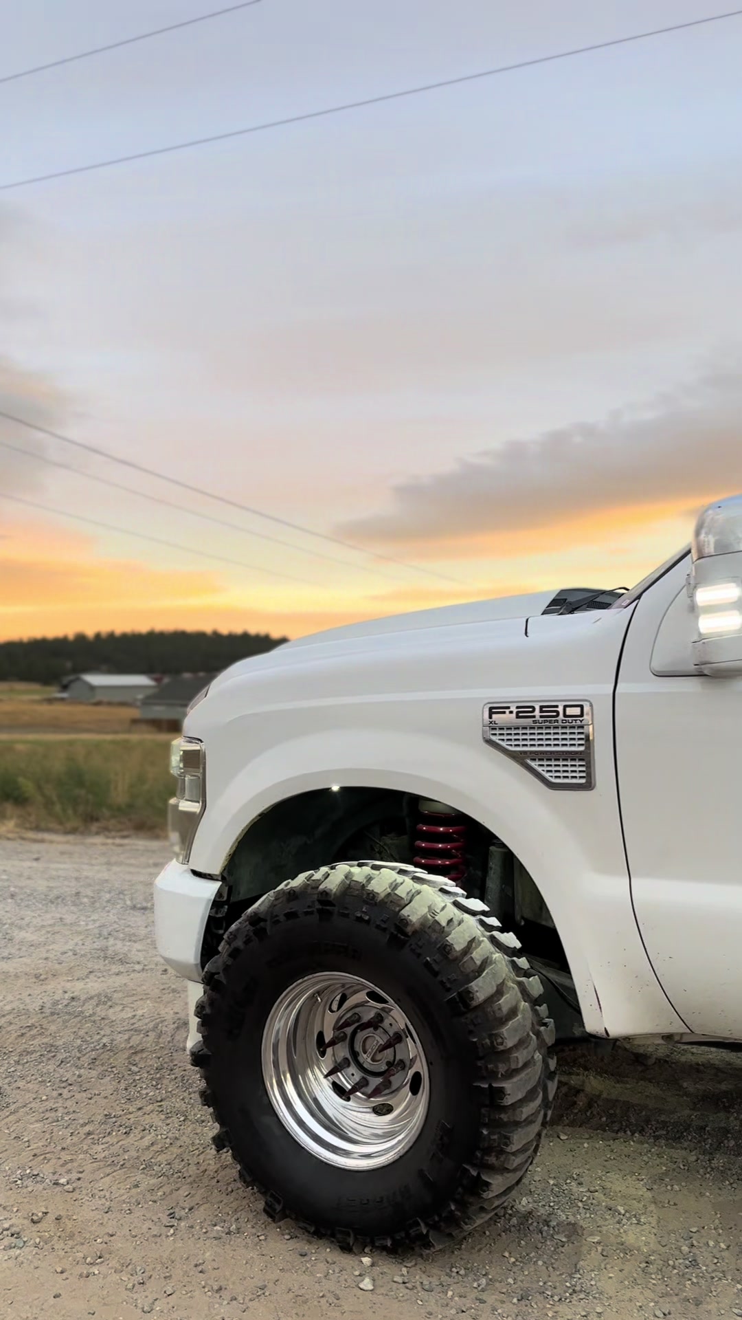 @_collinisakson_