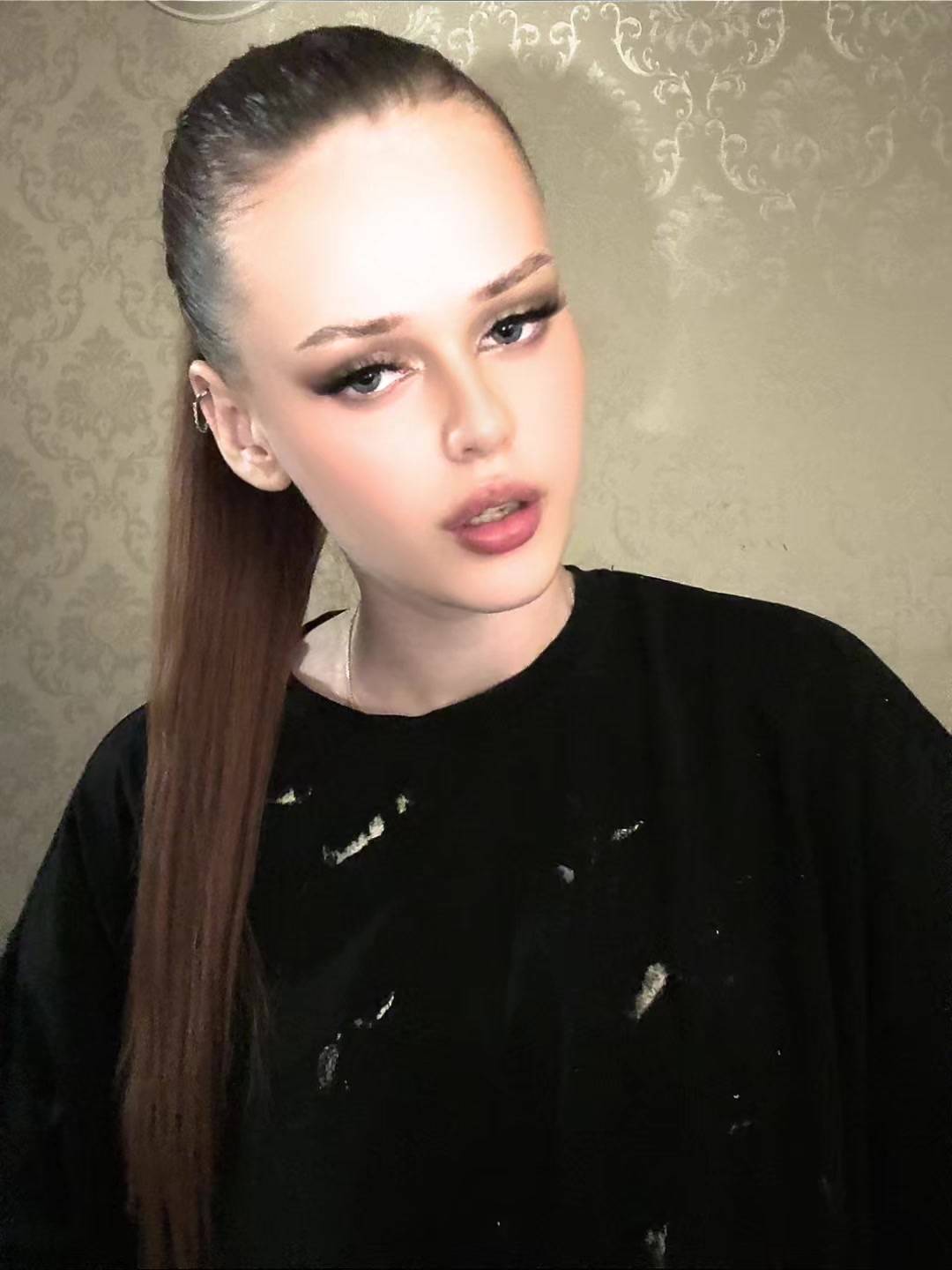 @𝓚𝓻𝓲𝓼𝓽𝓲𝓷𝓪 𝓡𝓸𝓰𝓪𝓷𝓸?