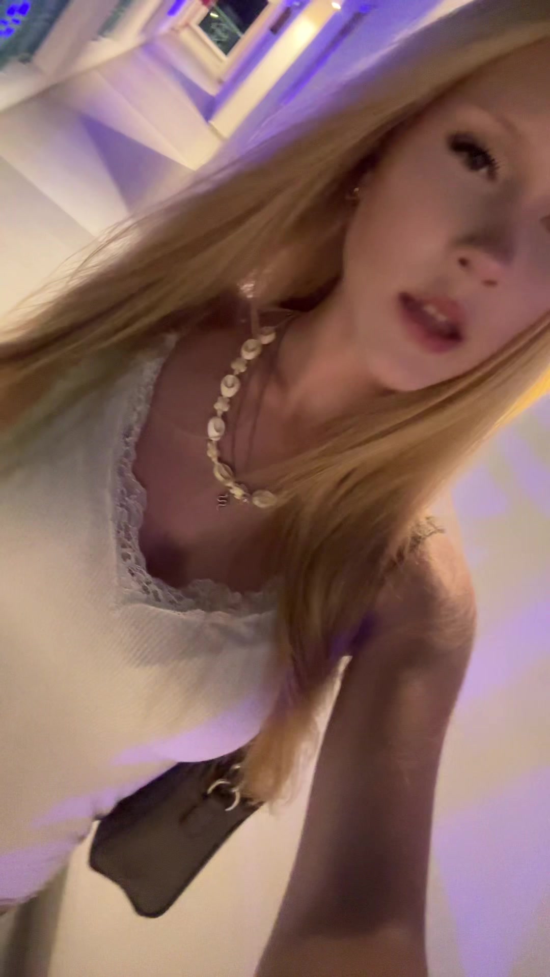 @LUBAV:A/
