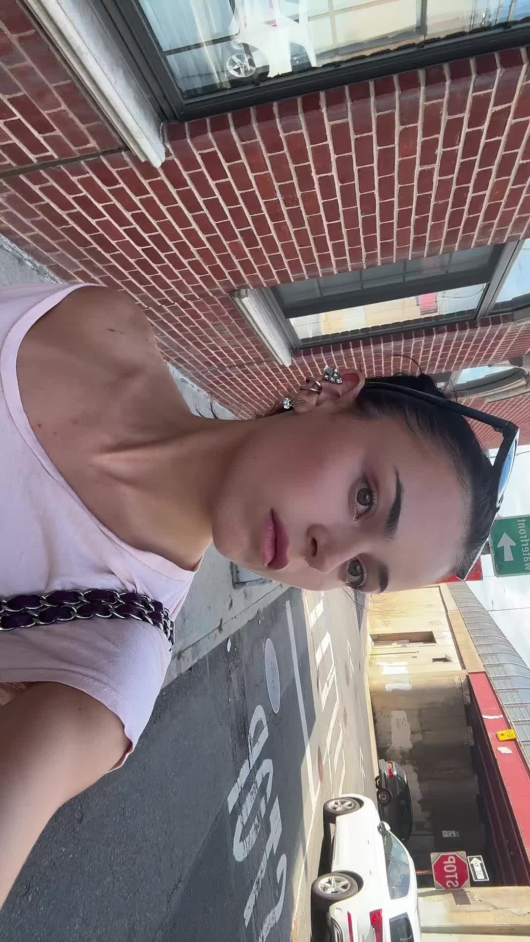 @bella.menser