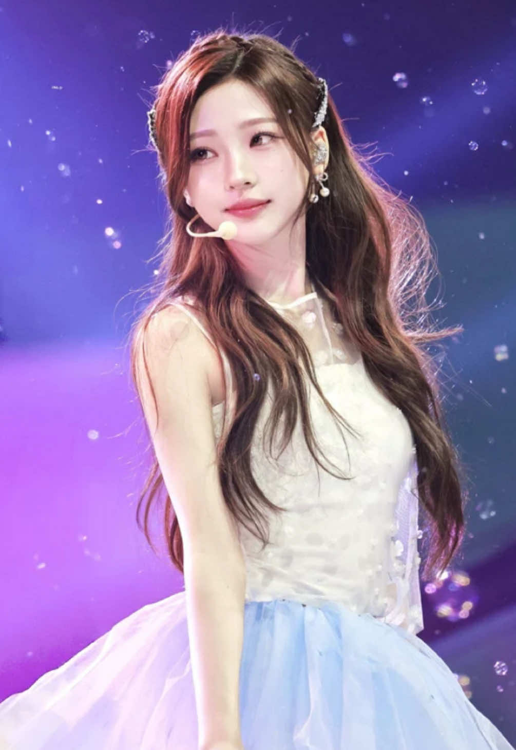 @ฅ