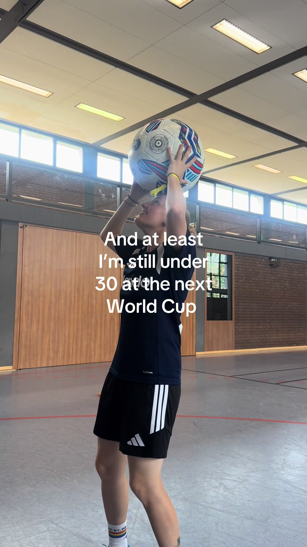 @⚯͛