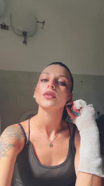 @Eleee