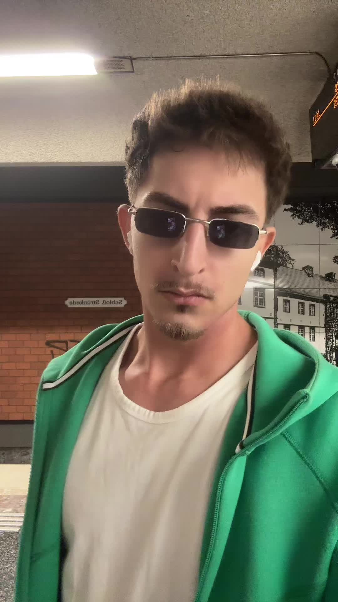 @77vlogs