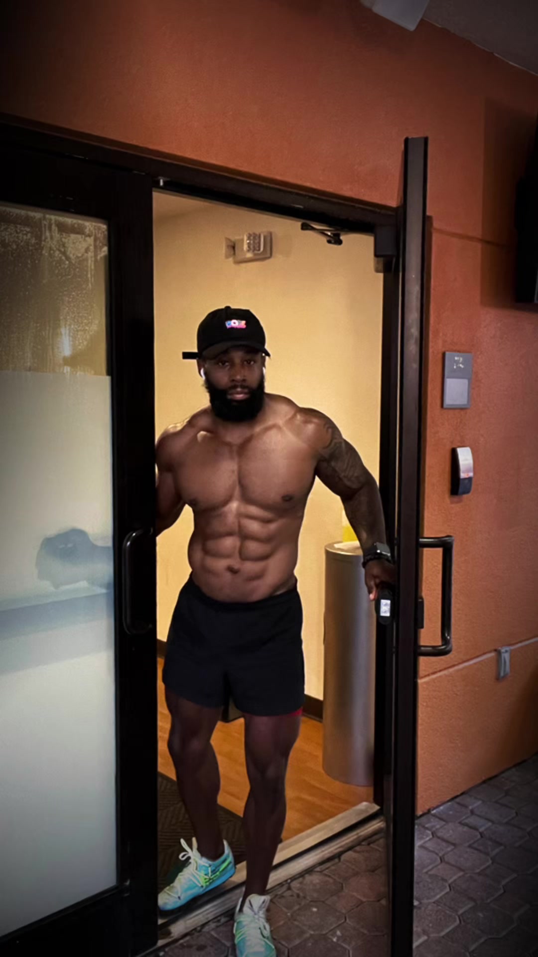 @firstname_leon