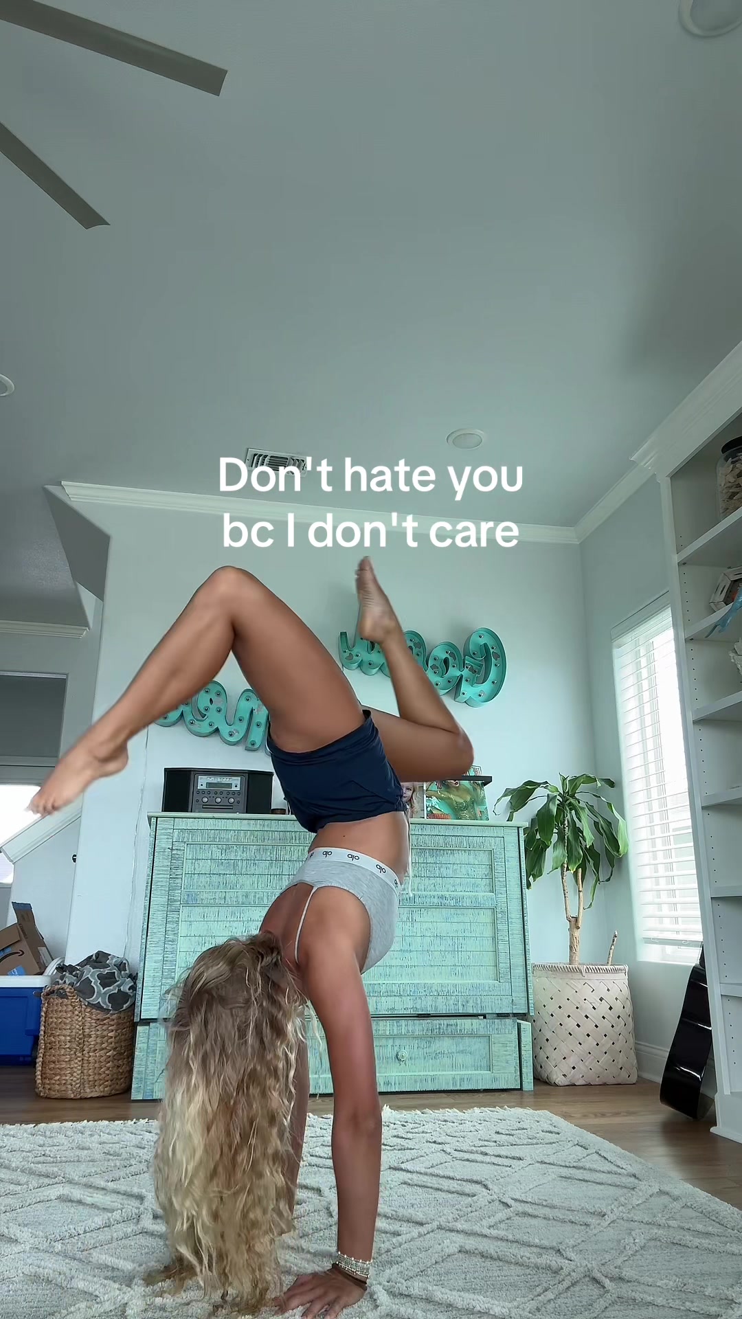 @_whodisdeva_