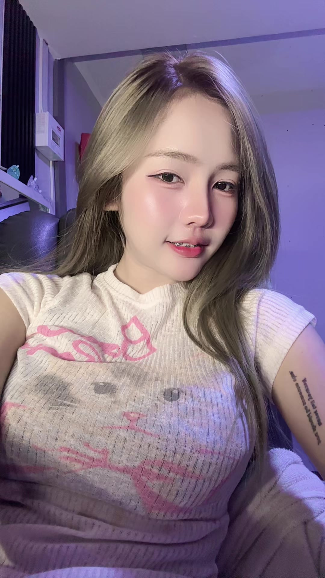 @นุ่น&lsquo;นีออนช่องขายของ