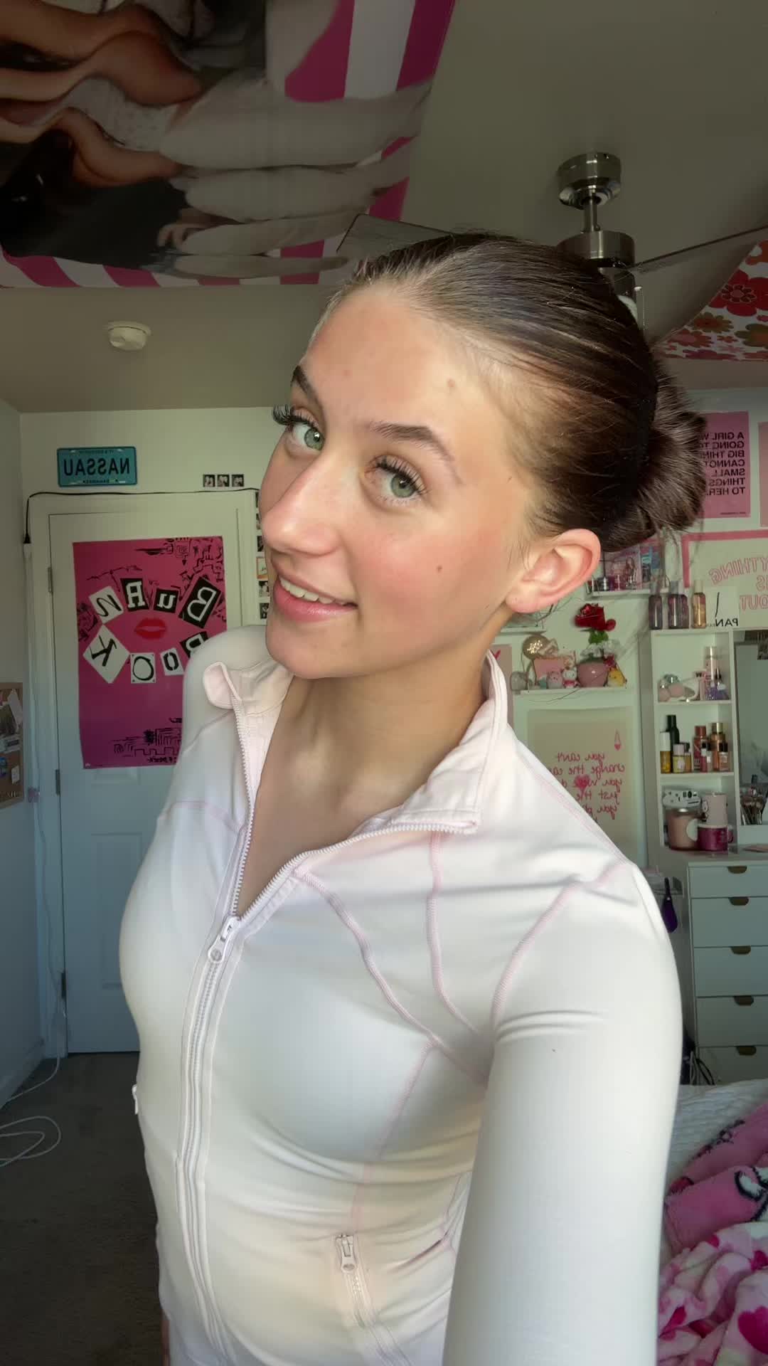 @♡ ella ♡