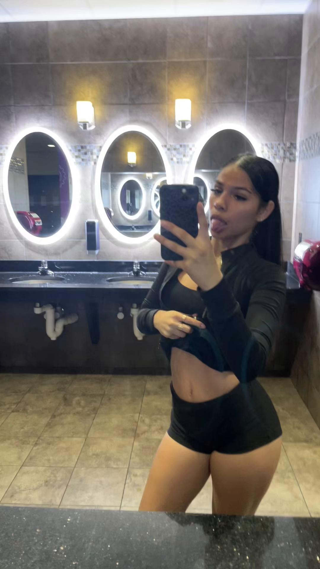 @totallynotreyna