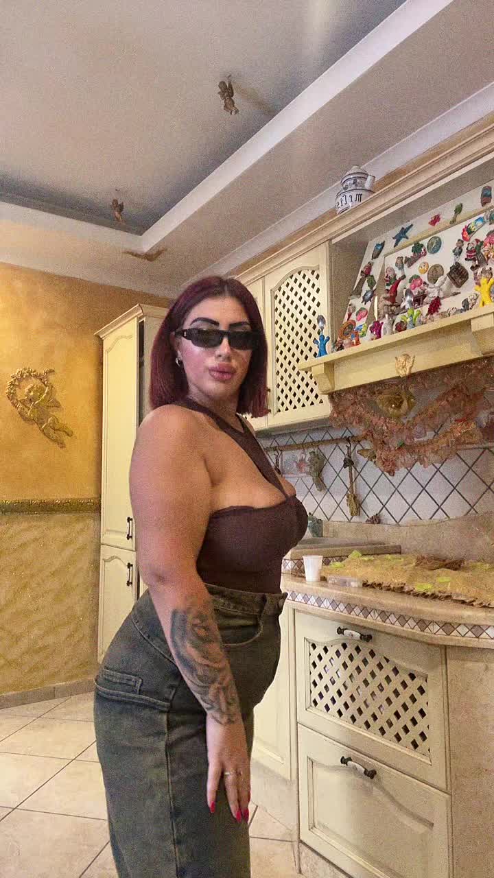 @_rosypetrone_