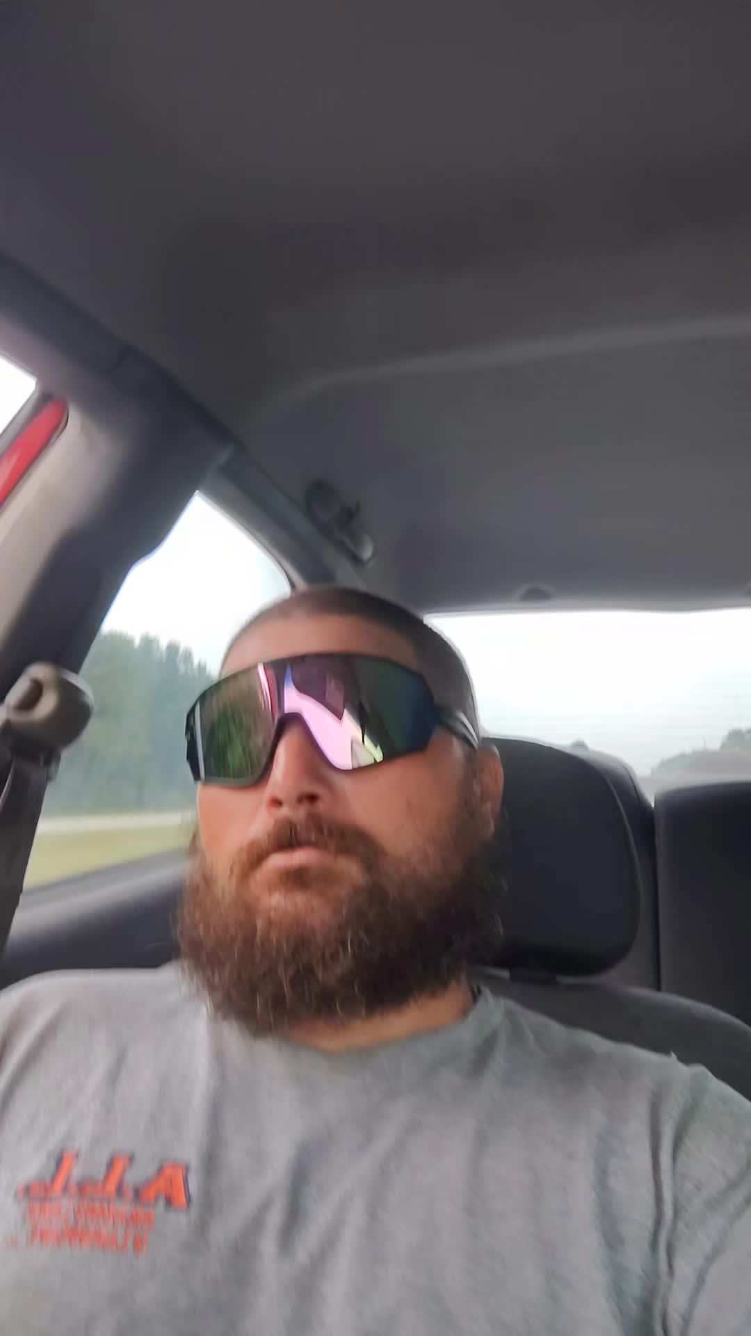 @👑 FAMOUSREDNECK👑