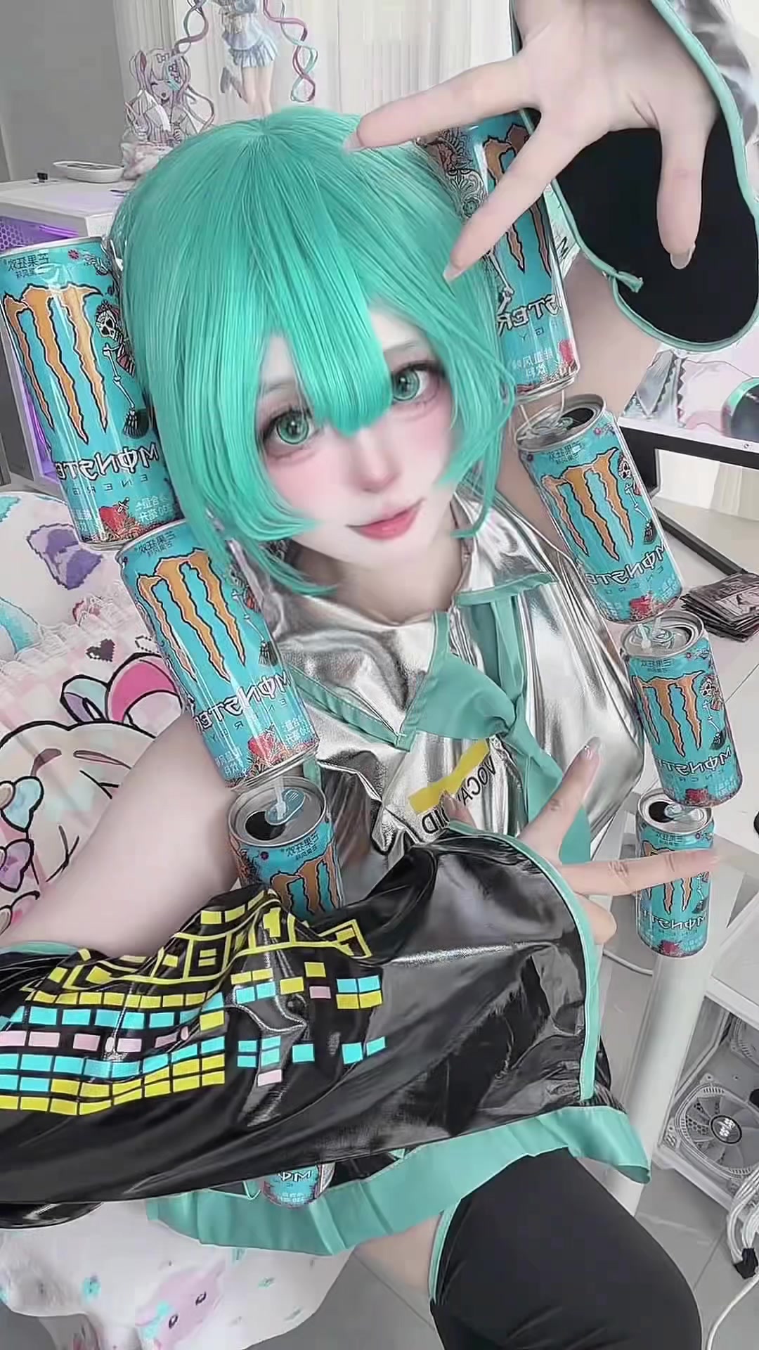 @Link in bio(mikufandom.com)