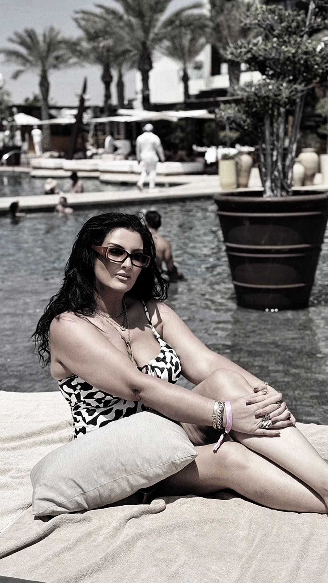 @Ramona M Adriana