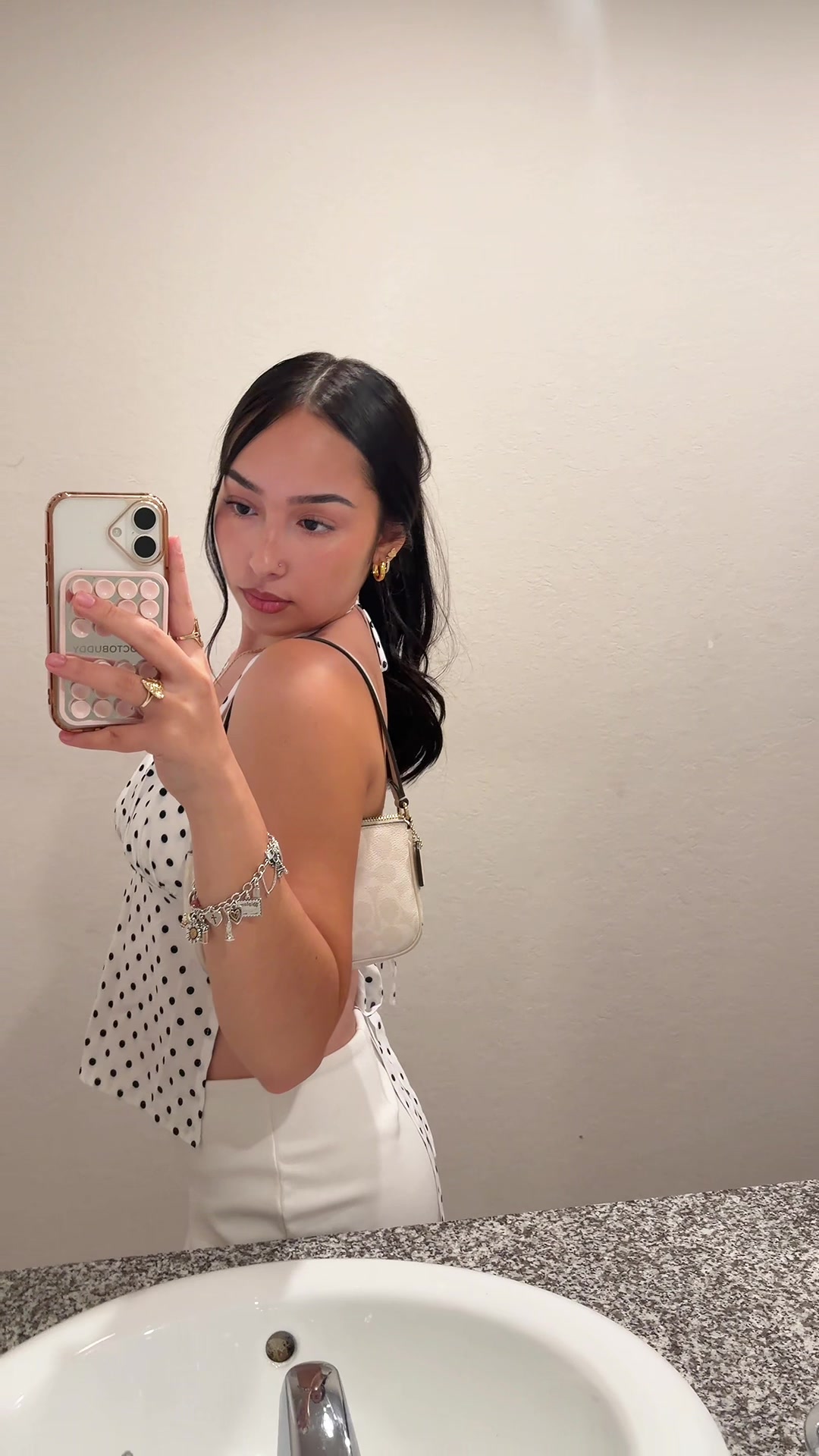 @⃟