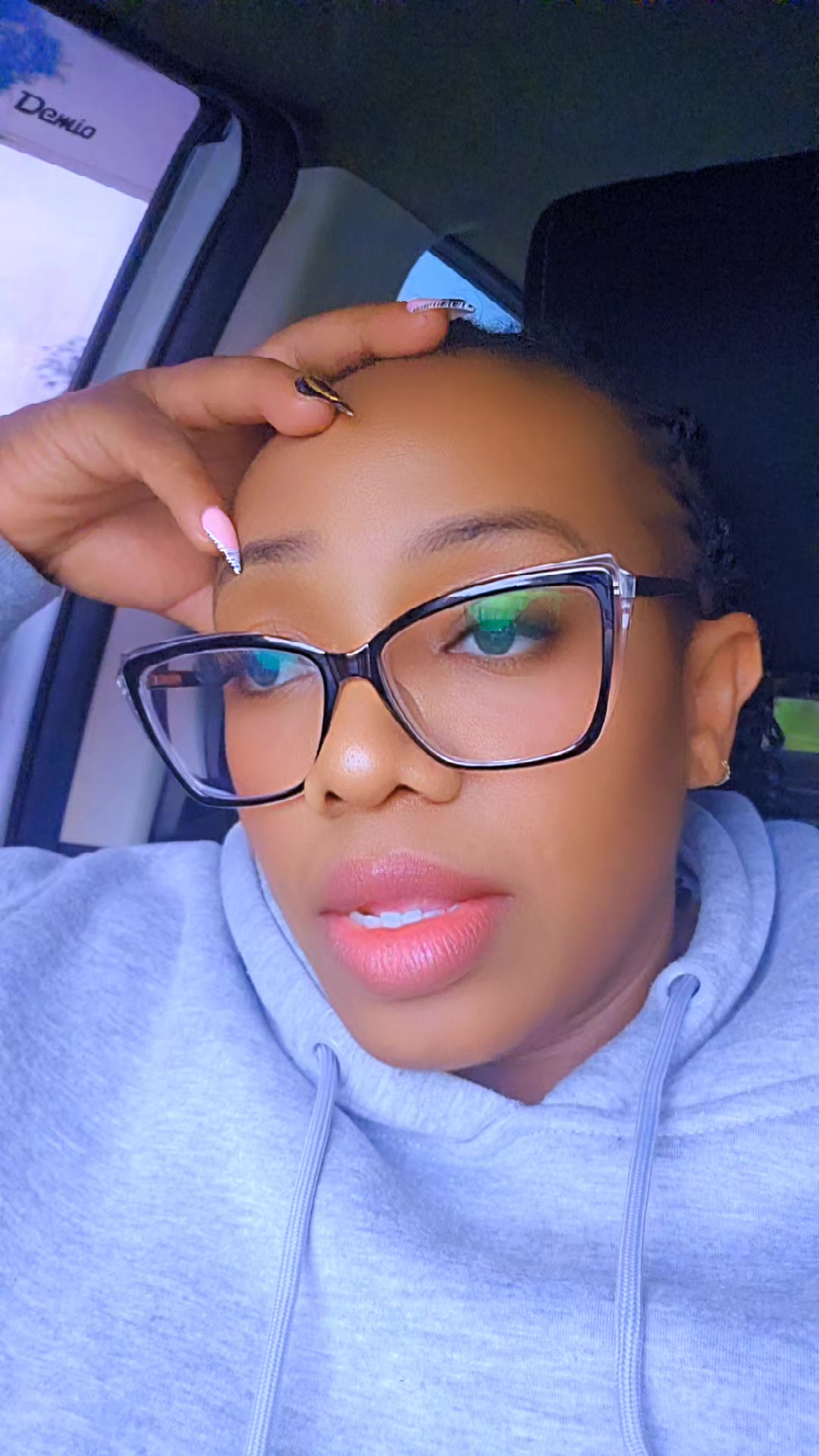 @LIzz Wangui