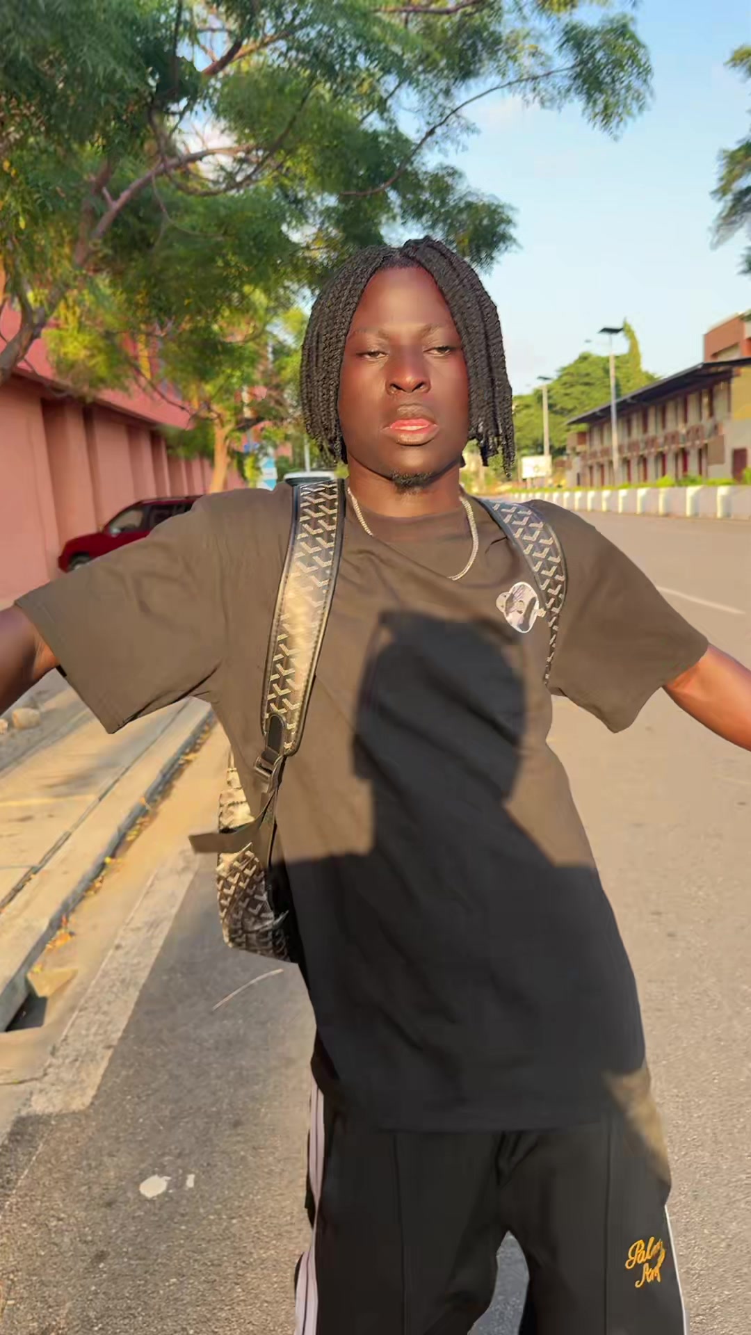 @LA MANO DU 229🚫🦵🏾