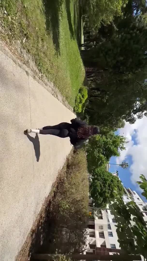 @_leggins69_