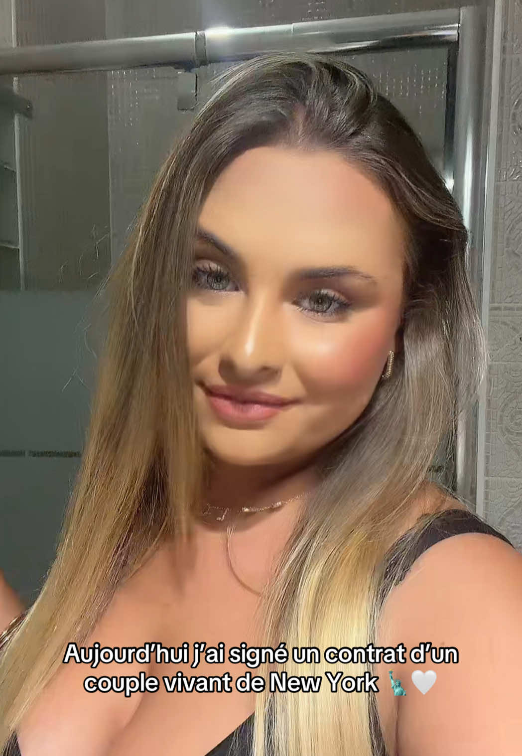 @chloesabiron
