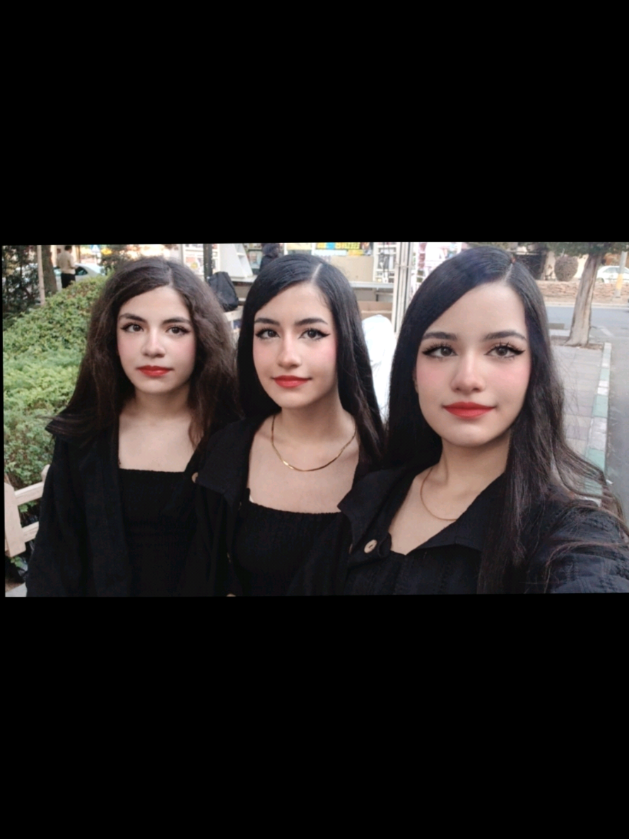 @𝒯𝒽𝑒𝒯𝒽𝓇𝒾𝓅𝓁𝑒𝓉𝓈