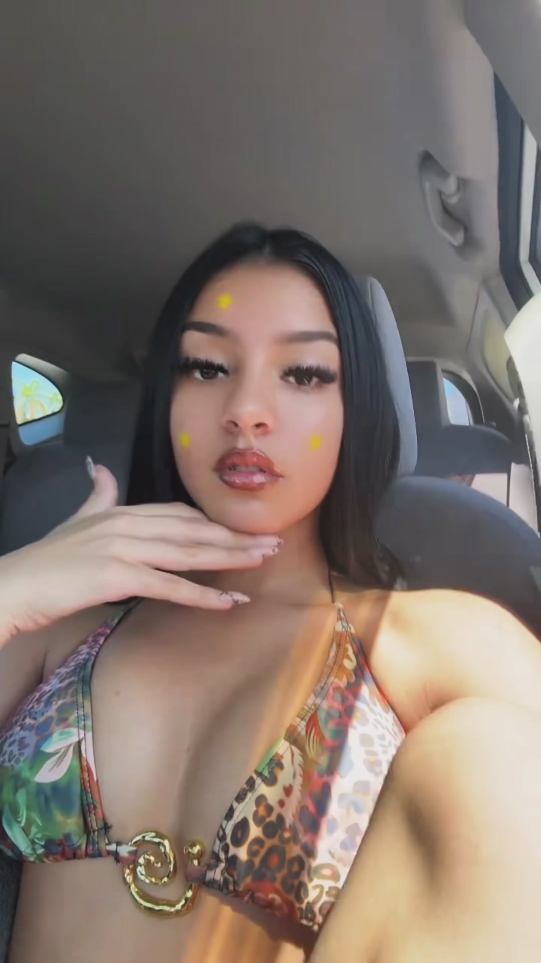 @￶