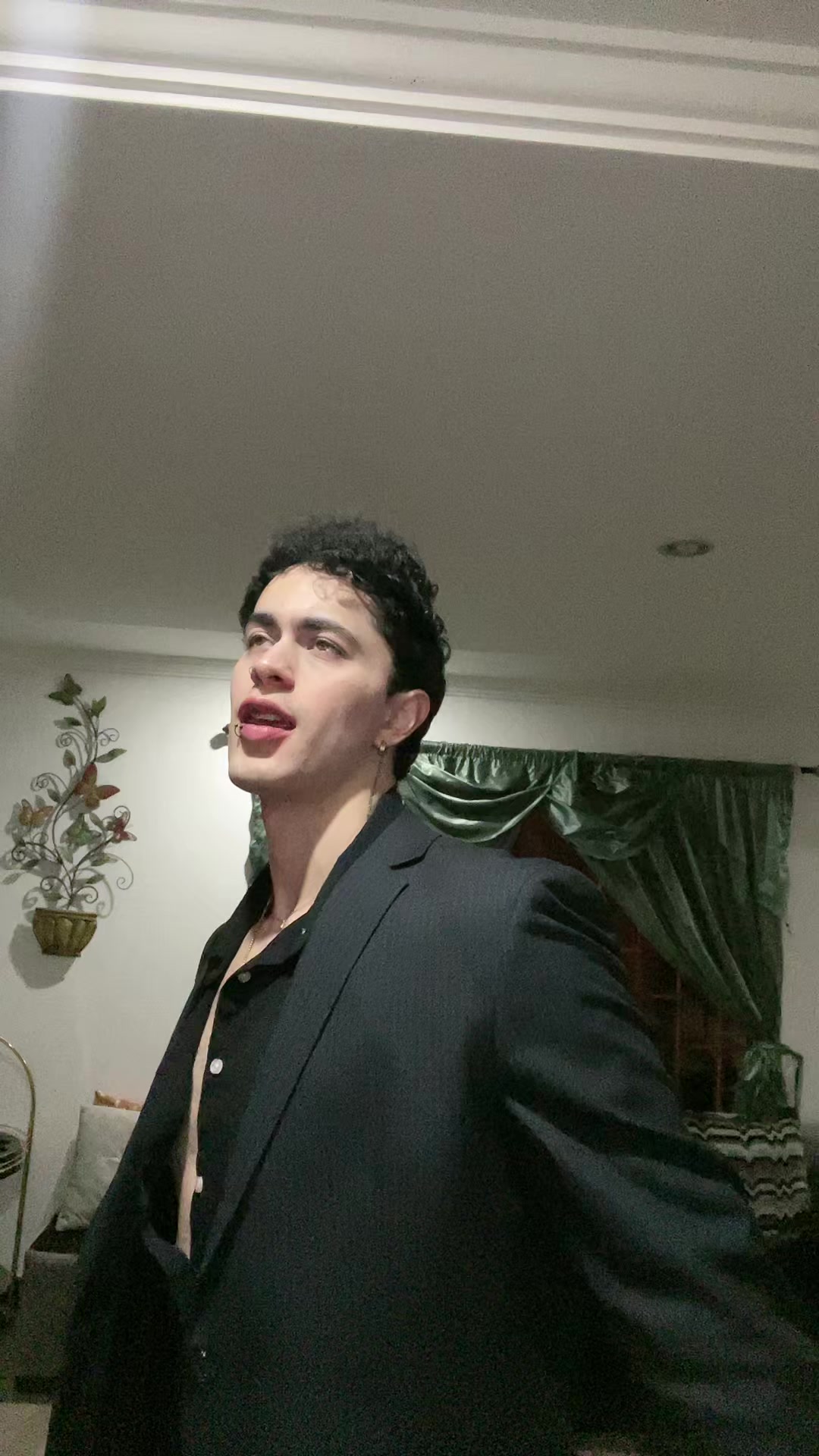 @Justin Aviles 🧛♂️