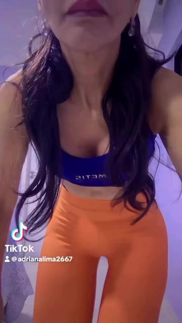 @Adriana Lima