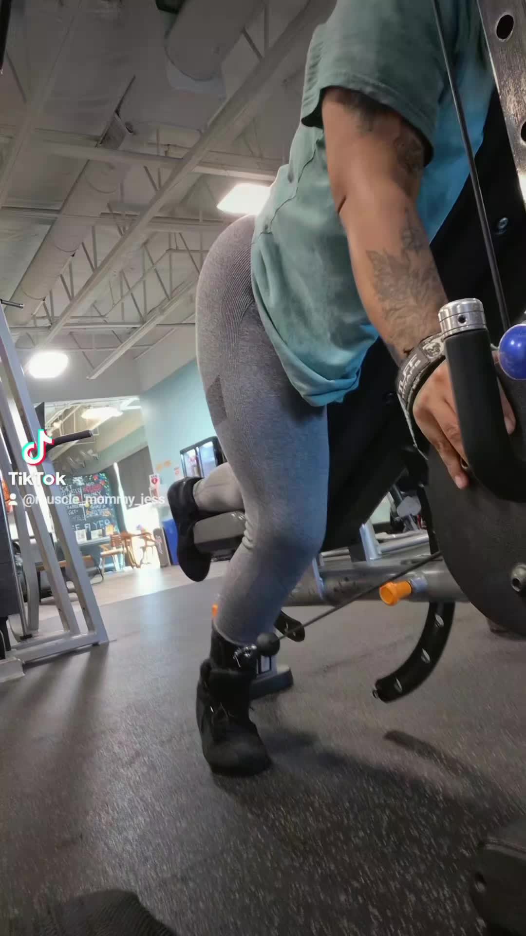 @muscle_mommy_jess