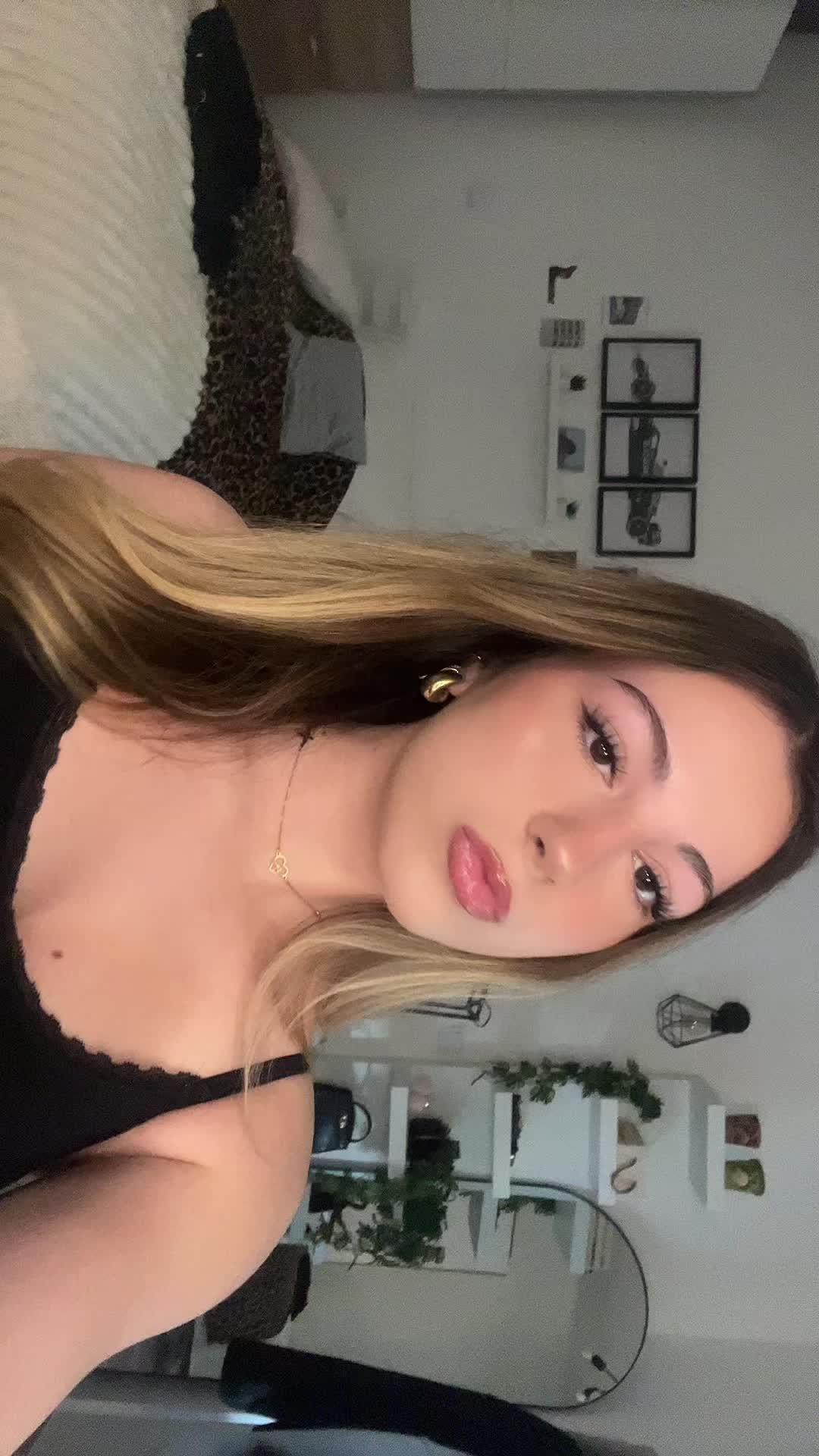 @Ania🪽