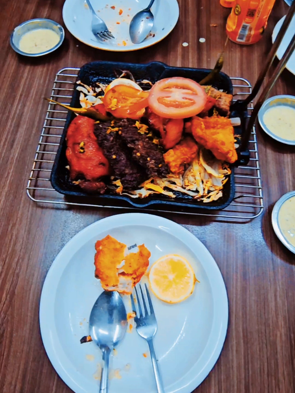 @KHANLALA🇭🇰🇵🇰