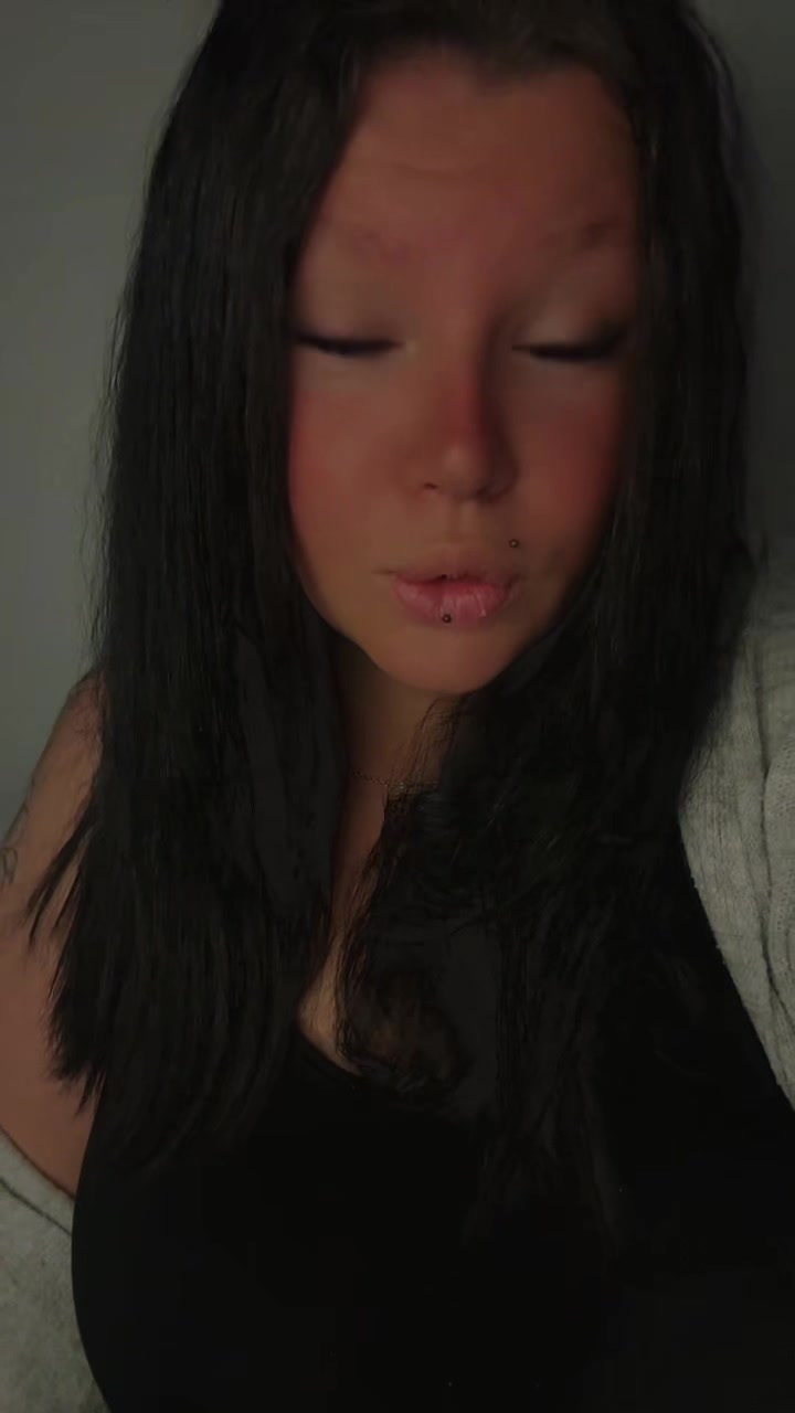 @𝒞𝒽𝒶𝓇𝓁𝒾𝑒 🌸