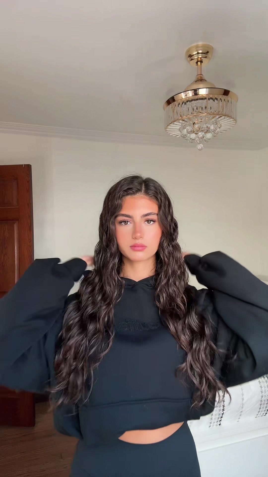 @𝐌𝐮𝐧𝐚