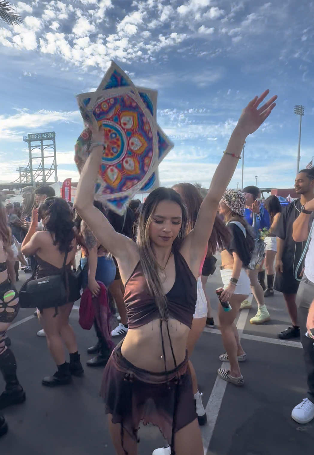 @Reina 🌈 | Radiant Raver 🖤
