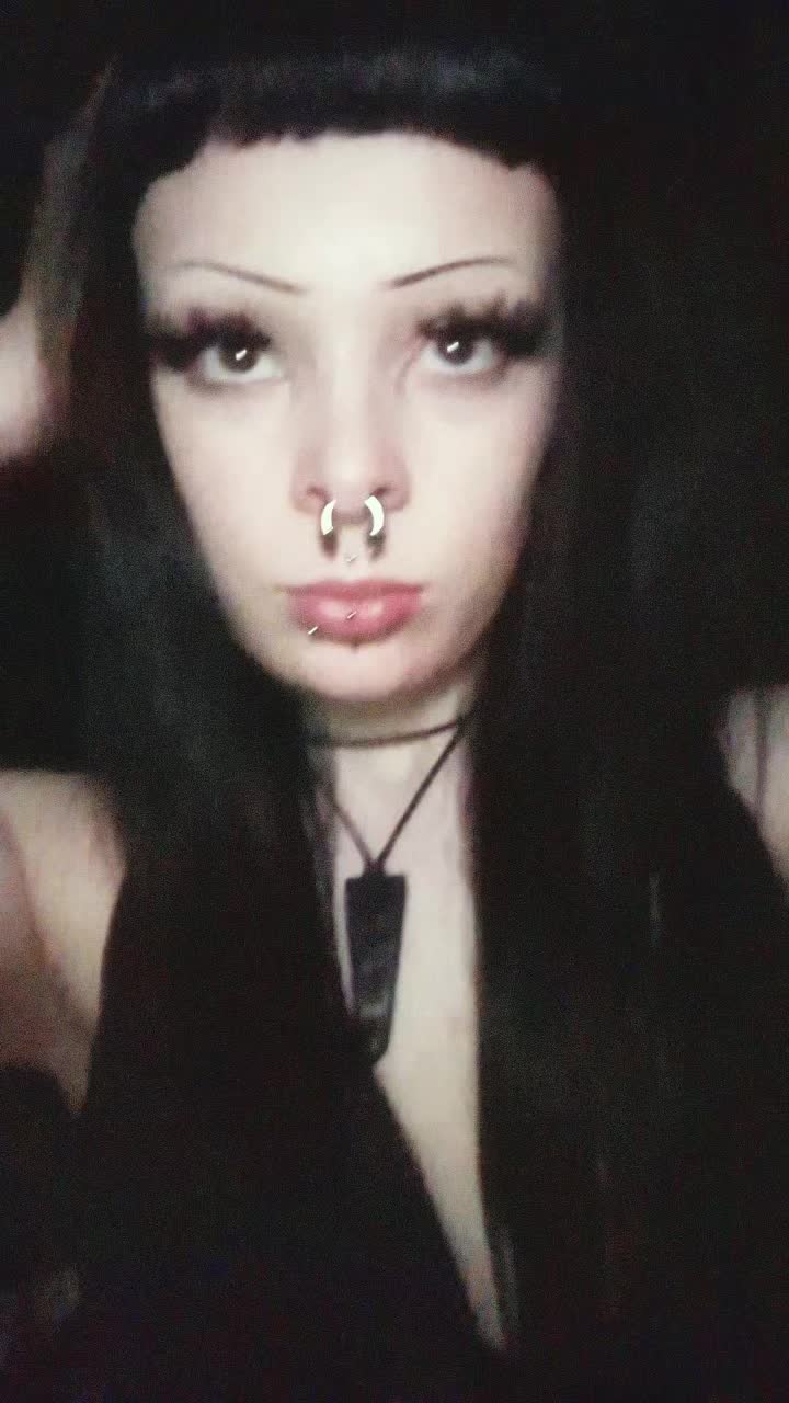@horrorblompy