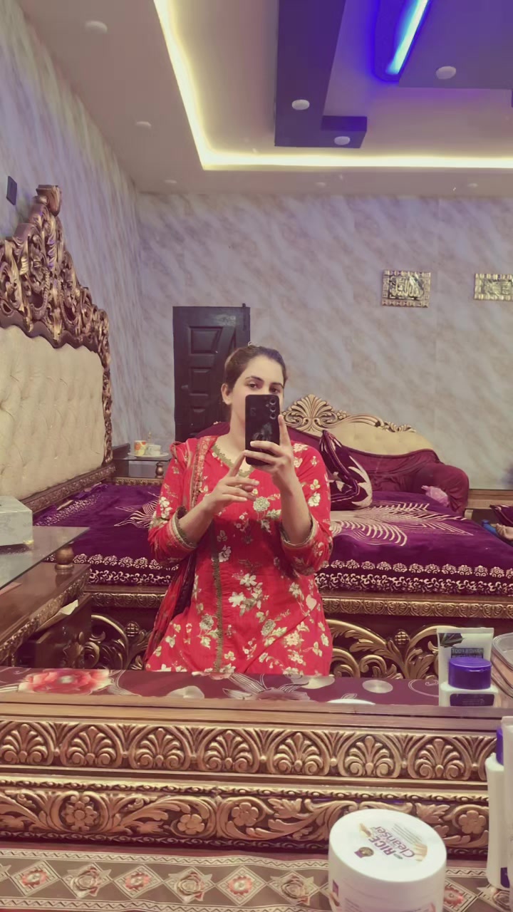 @Marŕÿ_QUêên🦋