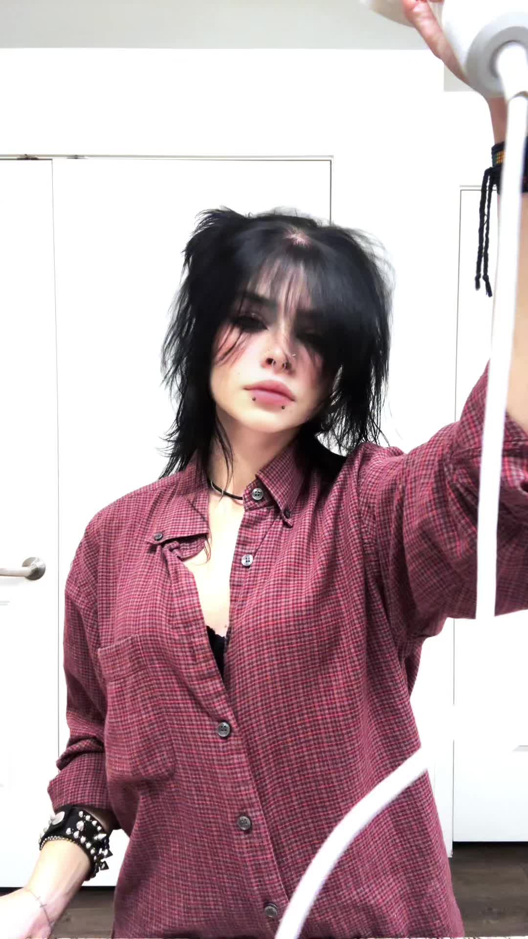 @bella