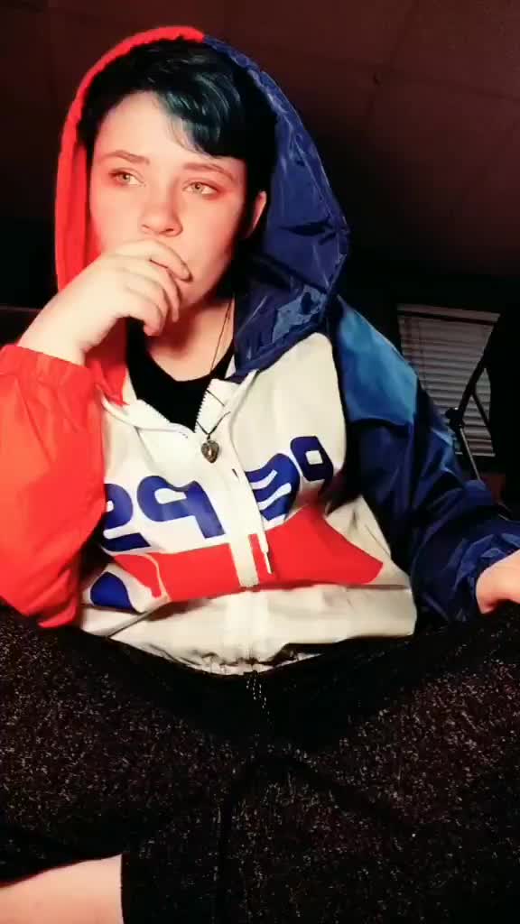 @Drama_Queen