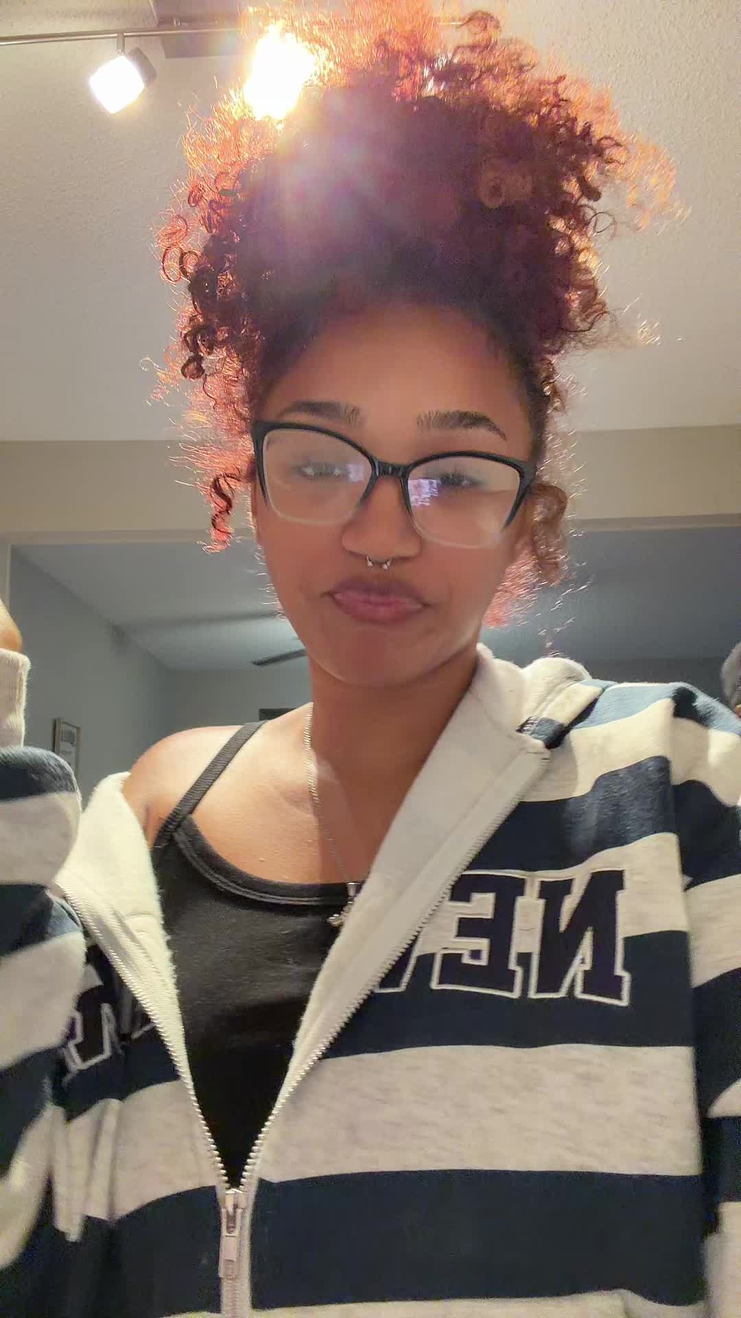@￴￴