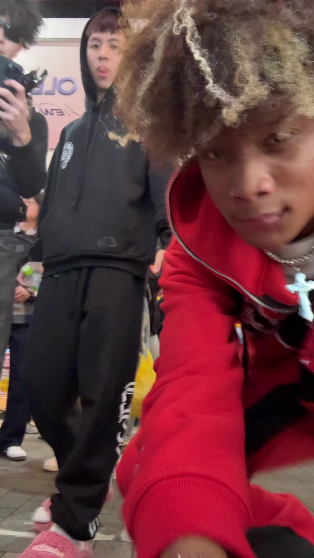 @T