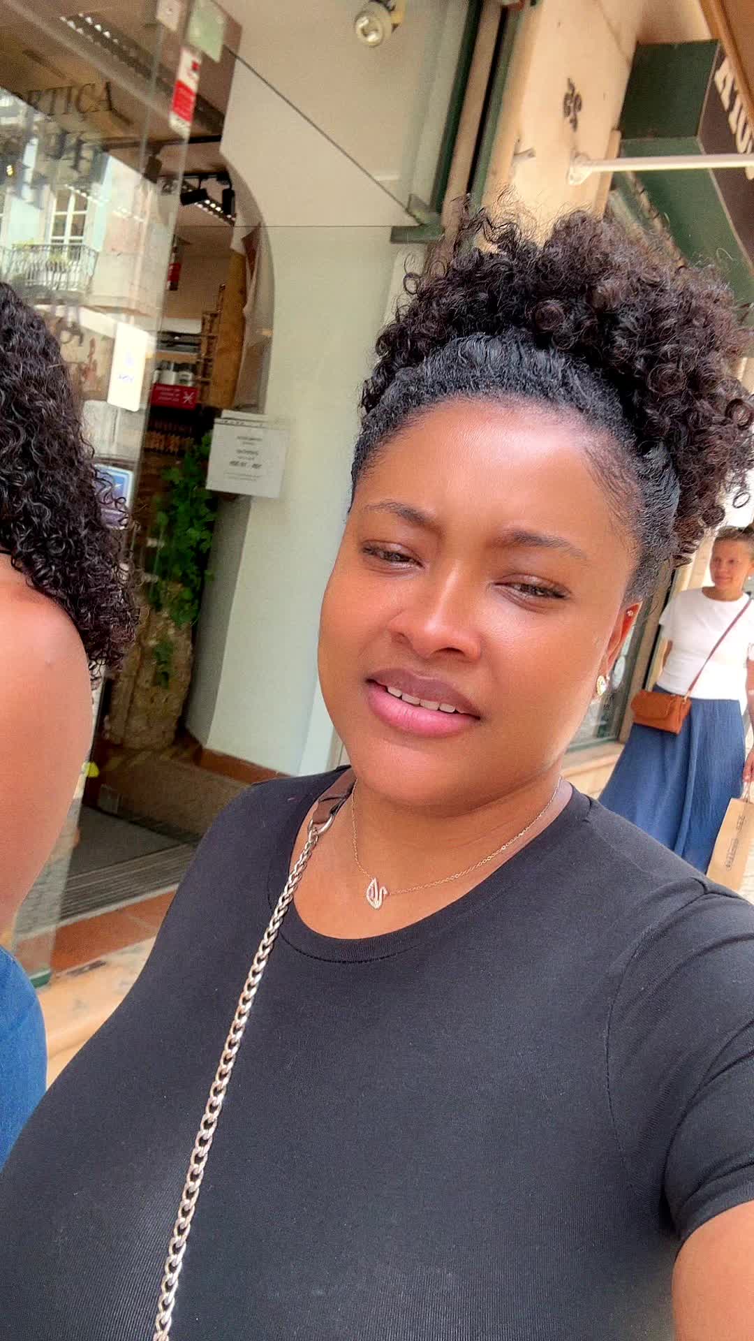 @Lenisa Furtado