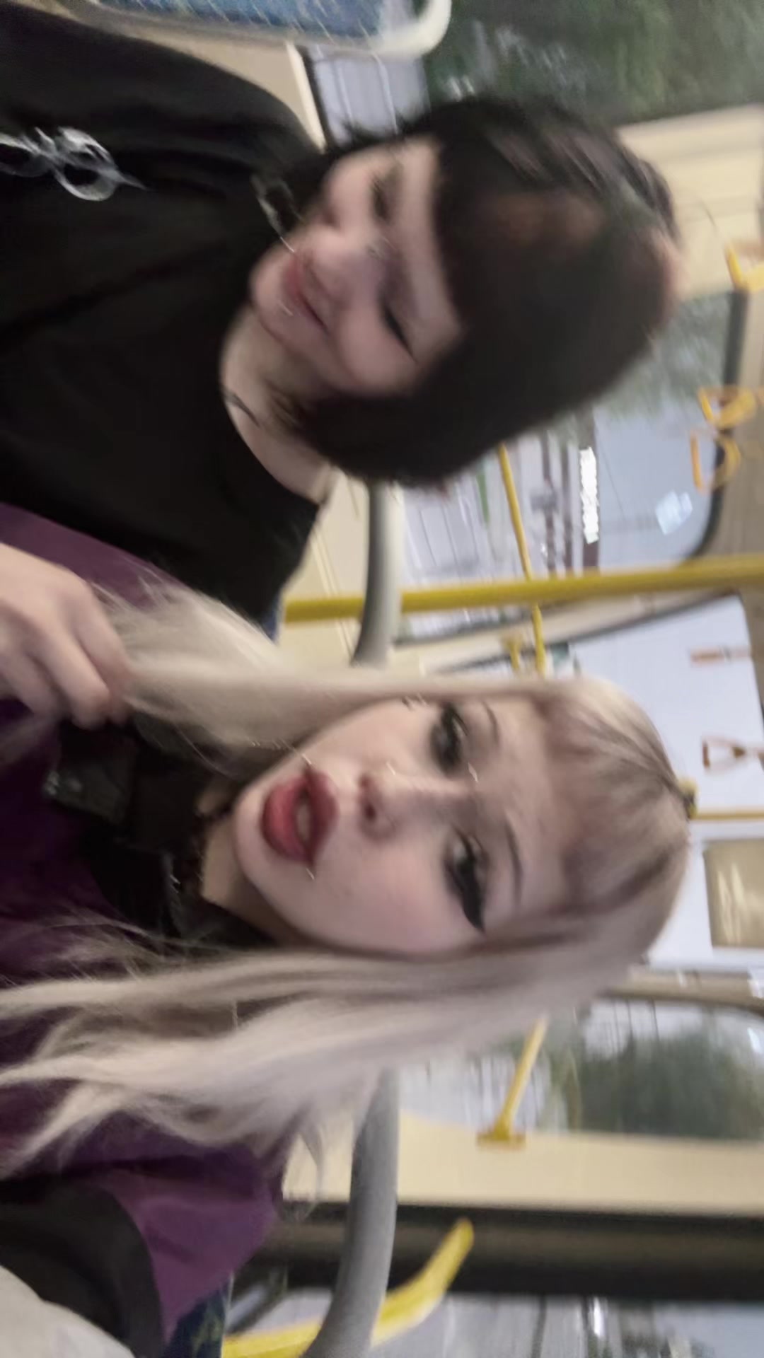@😳
