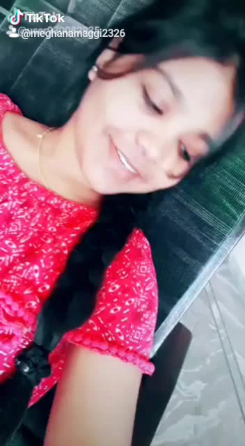 @māğģį😋