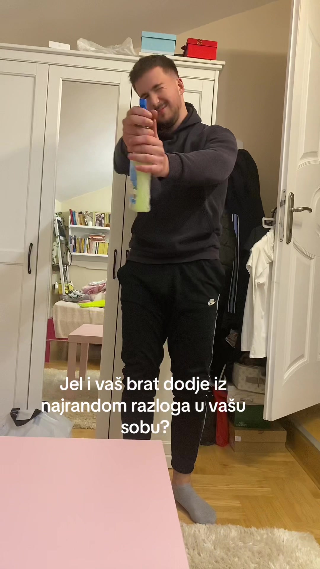 @miona