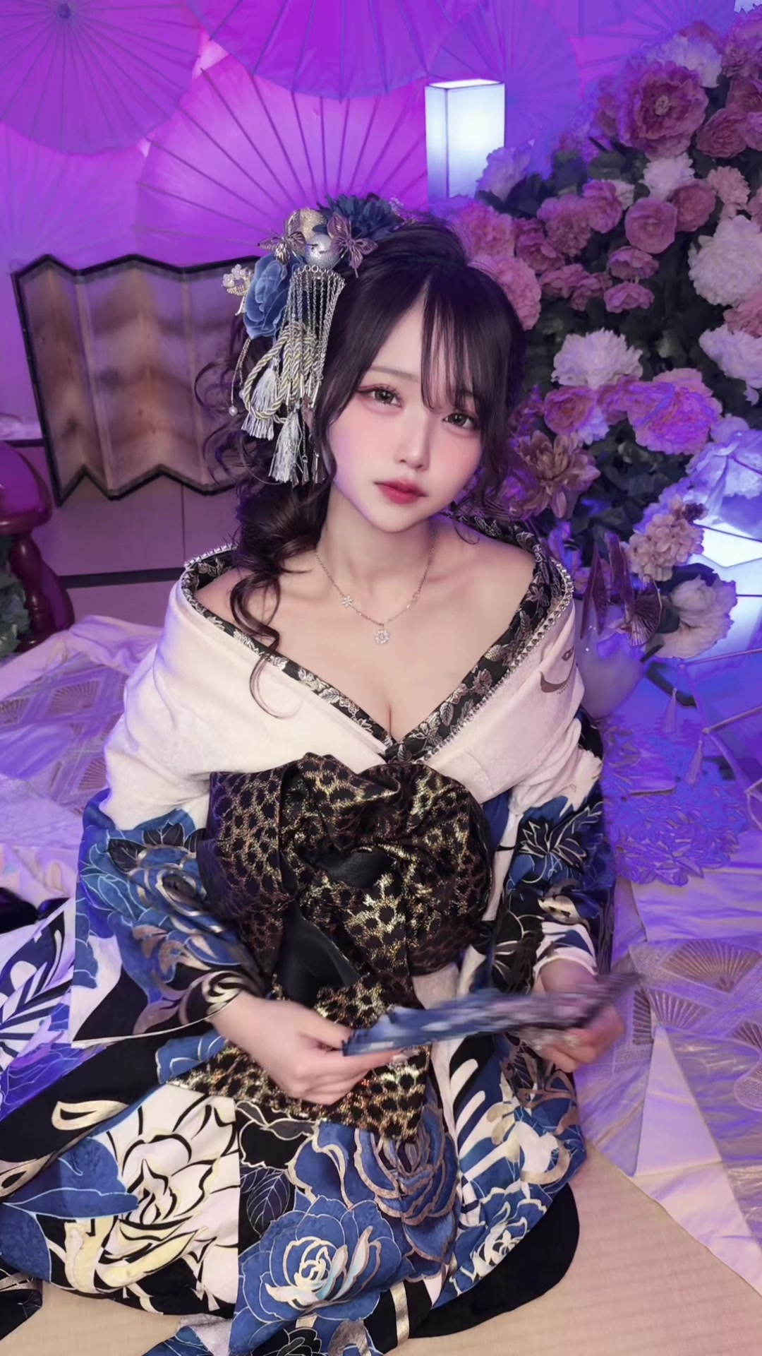 @えま